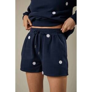 NEW SUNDAY EDITION full of daisies shorts in navy